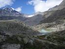 Вид на спуск от ночевки и нижнее озеро