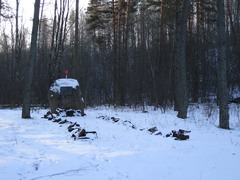 07.01.2008. Монумент на южном берегу оз. Хвойно около протоки в оз. Чёрное.